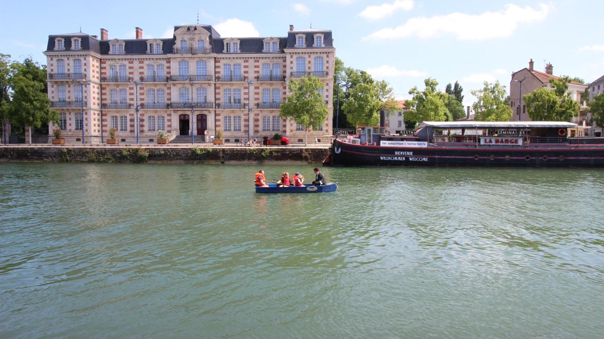 Le Gite Embarque - Gere Par Presta-Zen'Services - Barque Electrique En Supplement ヴェルダン・シュル・ムーズ エクステリア 写真