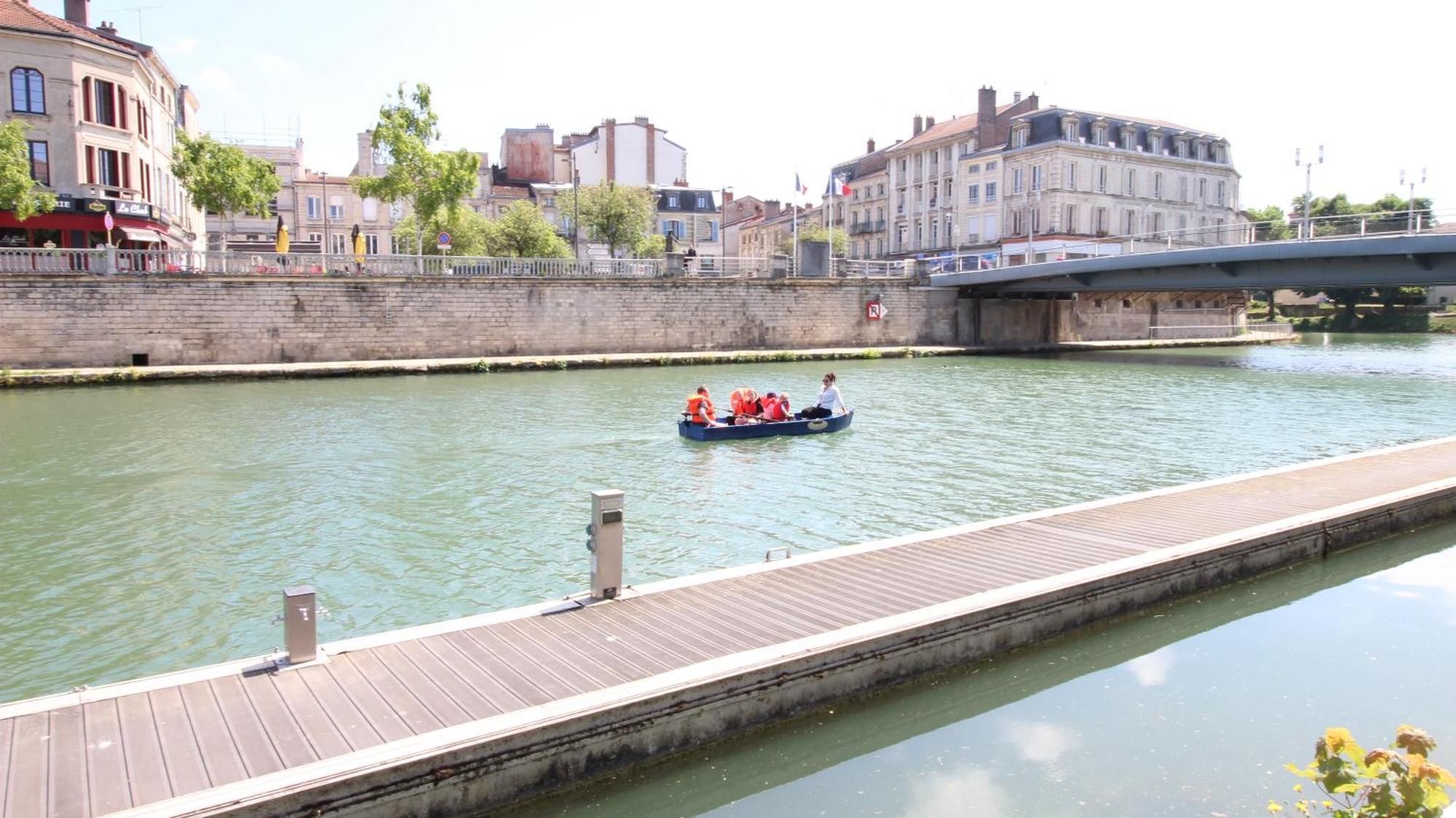 Le Gite Embarque - Gere Par Presta-Zen'Services - Barque Electrique En Supplement ヴェルダン・シュル・ムーズ エクステリア 写真