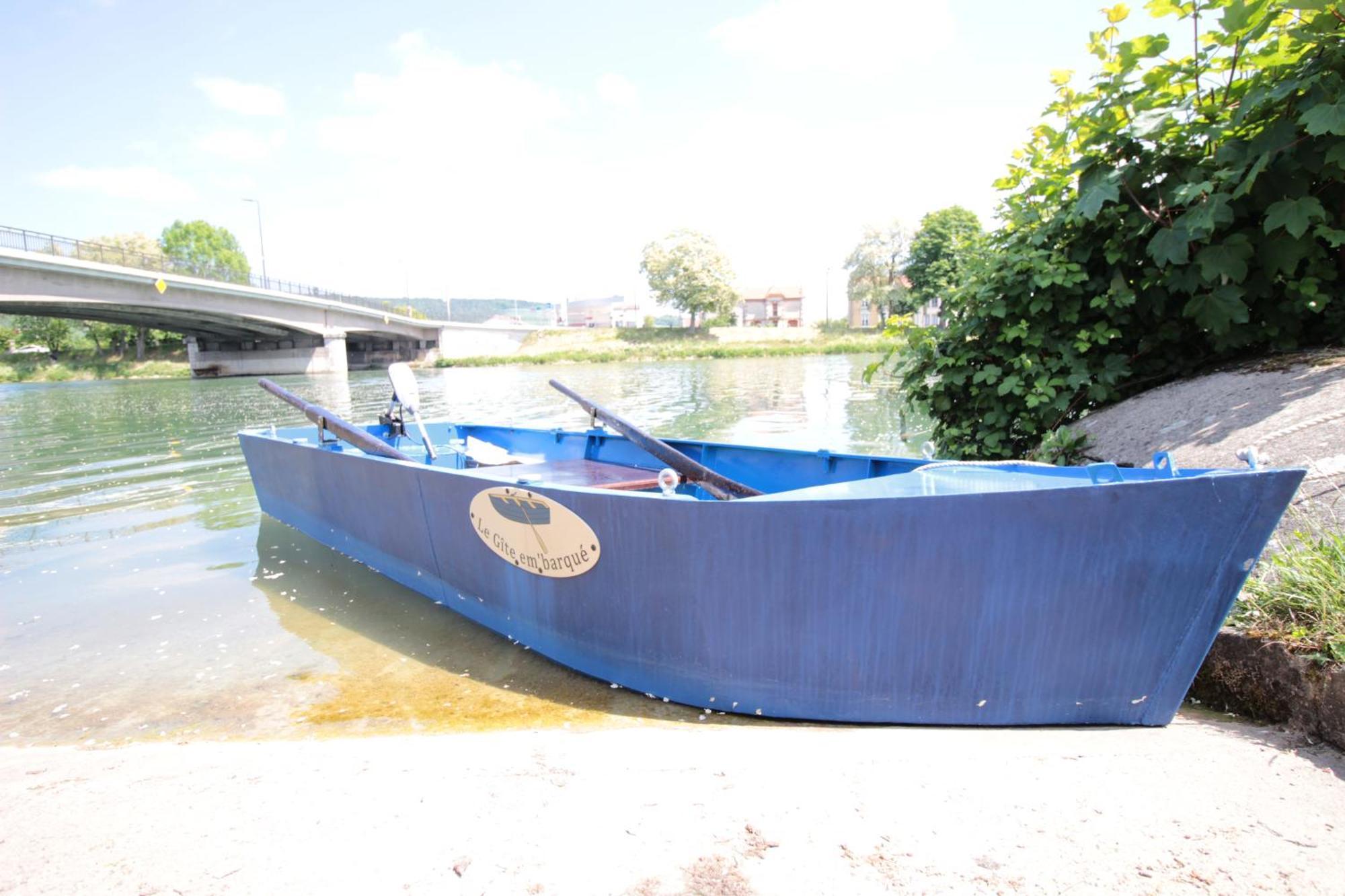 Le Gite Embarque - Gere Par Presta-Zen'Services - Barque Electrique En Supplement ヴェルダン・シュル・ムーズ エクステリア 写真